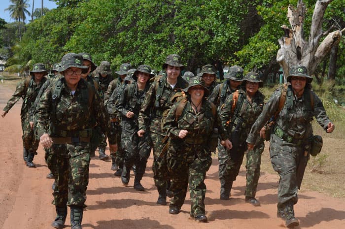 Colaboradoras da Alumar participam de treinamento de sobrevivência na selva