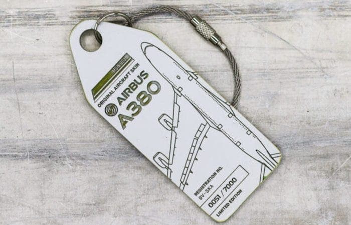 Alumínio aplicado no primeiro Airbus 380 a entrar em operação se transforma em souvenir