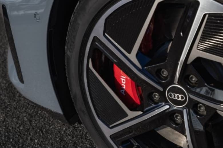 Alcoa fornece alumínio com carbono zero para rodas do Audi e-tron GT