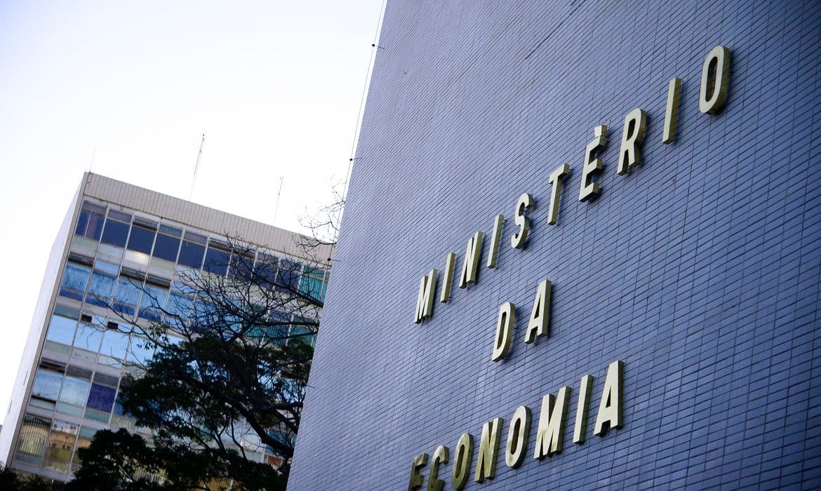 ABAL debate competitividade do setor do alumínio com o Ministério da Economia