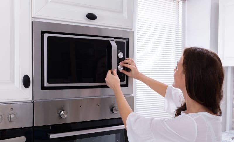 Mitos e verdades: Embalagens de alumínio podem ser usadas em micro-ondas