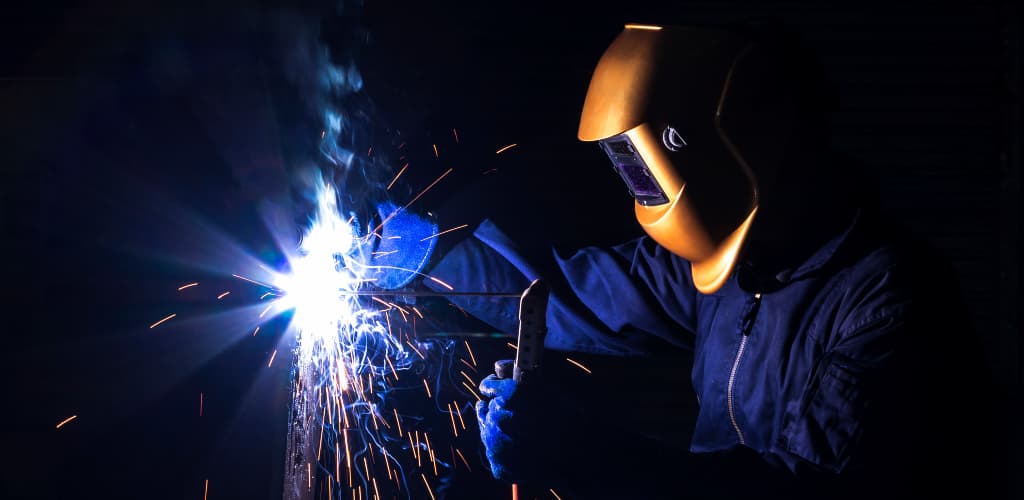 Serralheiro está cada vez mais industrializado e informado