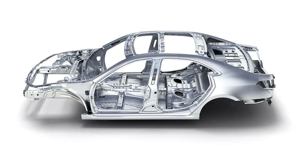 Carroceria BIW de alumínio tem peso 40% inferior à de aço, segundo Alumobility