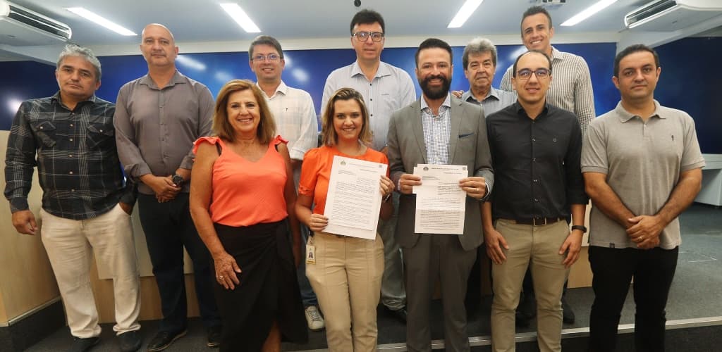 Alcoa de Poços de Caldas recebe honrarias da Câmara Municipal