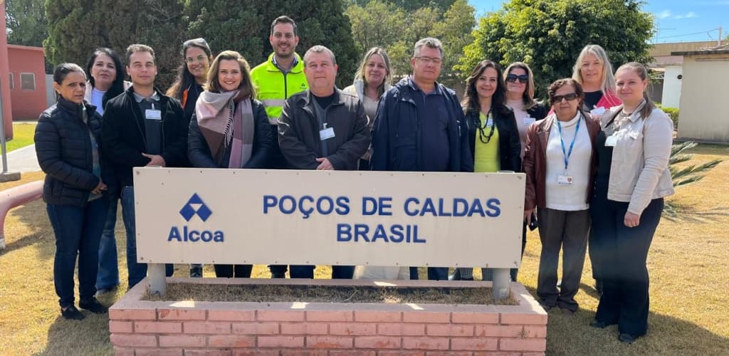 Prefeito da paulista São Sebastião da Gama visita as operações da Alcoa em Poços de Caldas
