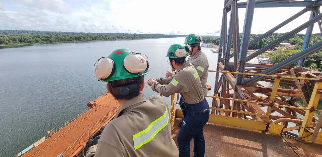 Estudantes da Marinha do Brasil conhecem operações da MRN