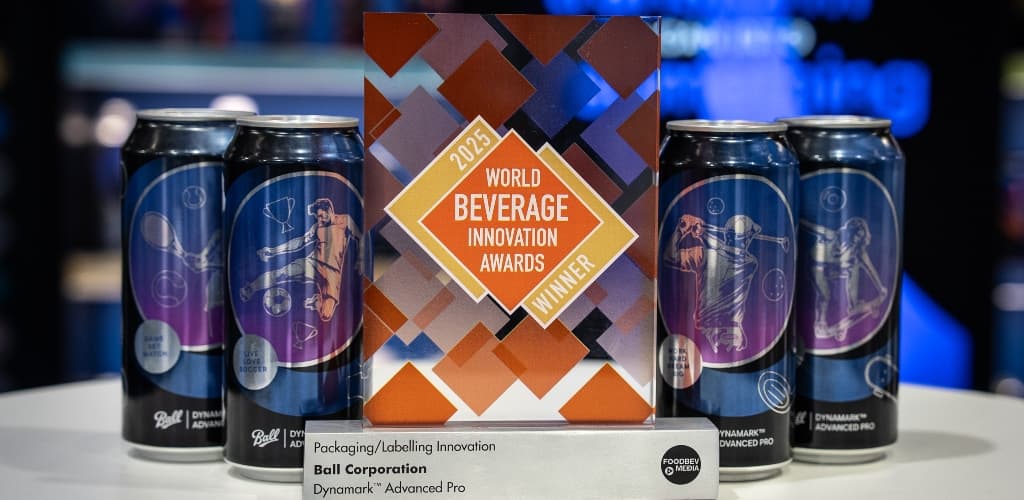 Ball vence prêmio global de inovação com tecnologia que transforma latas de alumínio em ‘telas de arte’