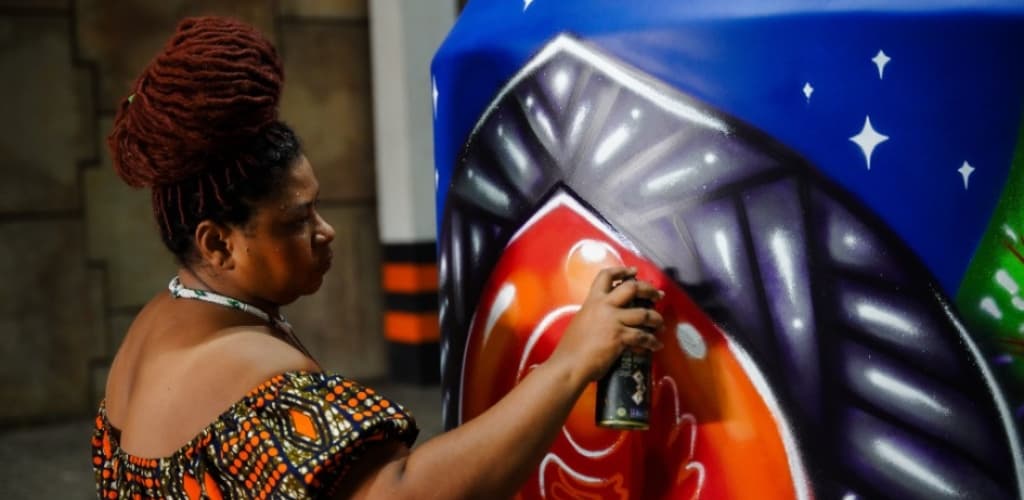 Novelis leva exposição de latas de alumínio gigantes à COP 30