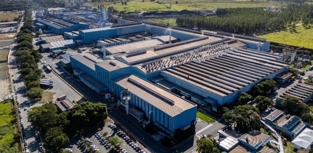 Além do alumínio: como a gestão inteligente de energia está transformando a indústria do futuro